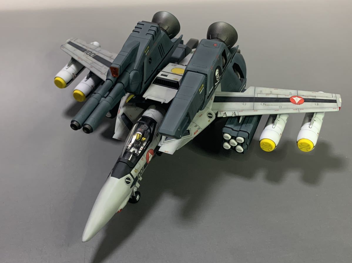 ハセガワ 1/72 VF1Sストライクバルキリー ロイ・フォッカー機 塗装完成品_画像1