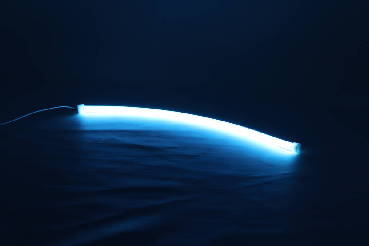 LEDネオンチューブ 30cm アイスブルー 2個 青 ライトブルー 防水 12V 曲がる 汎用 DIY イルミ テープライト ネオン フラット ドレスアップ_画像1