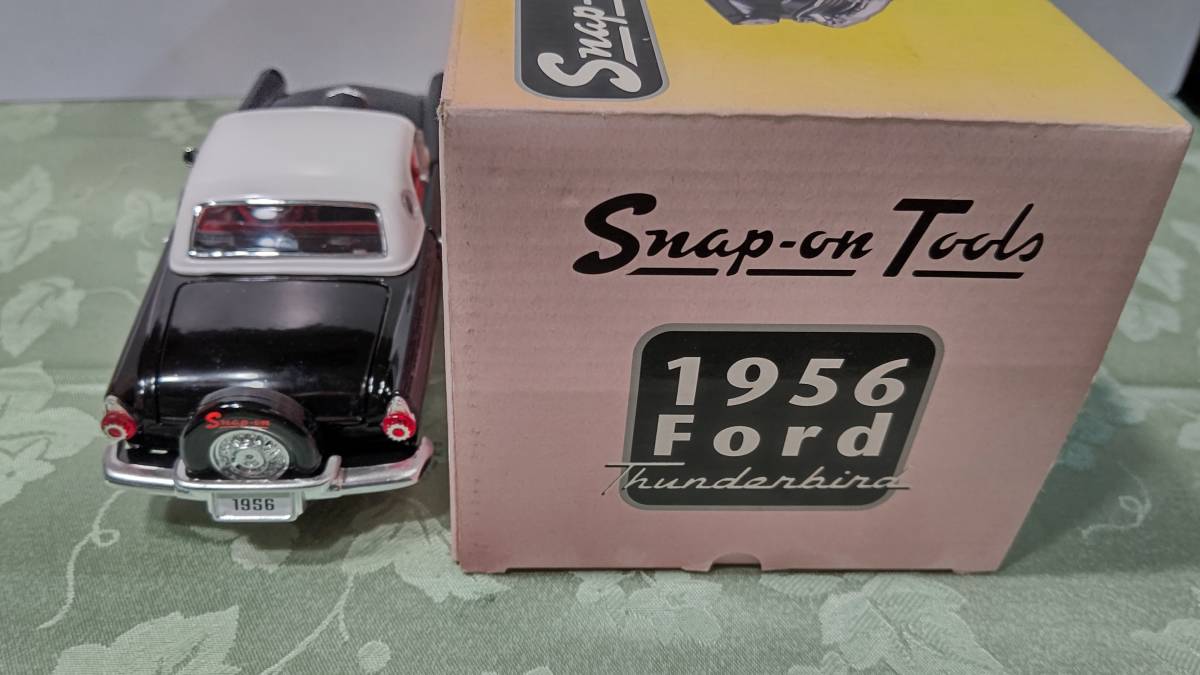 企業ノベルティ Snap-on Tools スナップ・オン 1/24 ダイキャスト ミニカー兼貯金箱 1956 Ford Thunderbird サンダーバード 箱入り