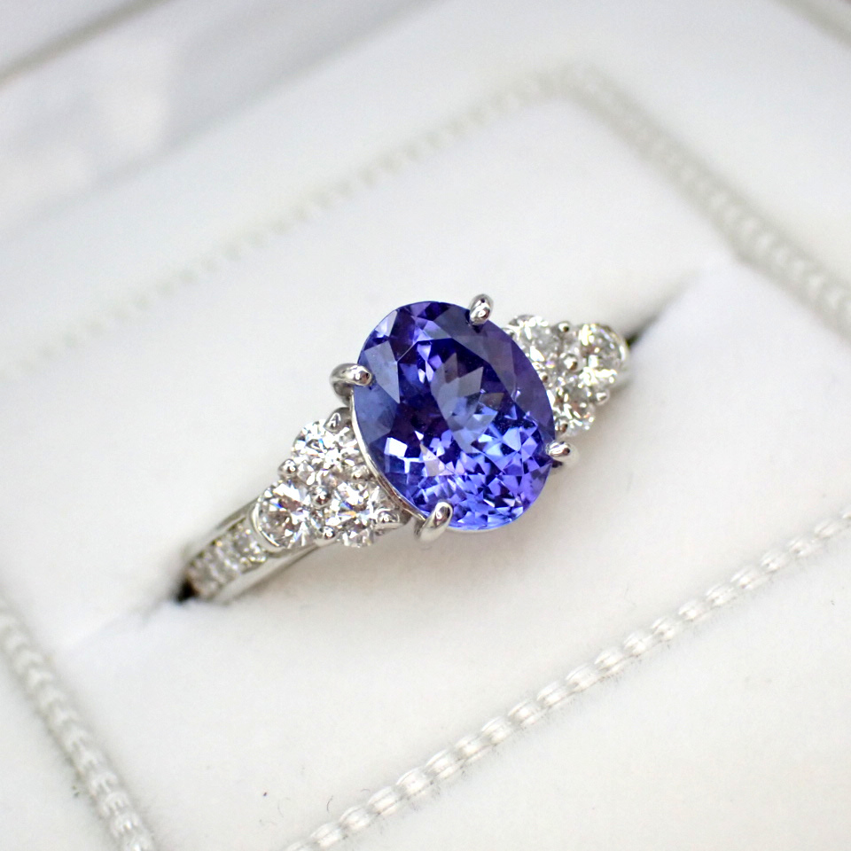 濃厚でキラキラ!】(日独鑑別書)高品質タンザナイト1.97ct 脇 濃厚でキラキラ!】(日独鑑別書)高品質タンザナイト1.97ct 脇