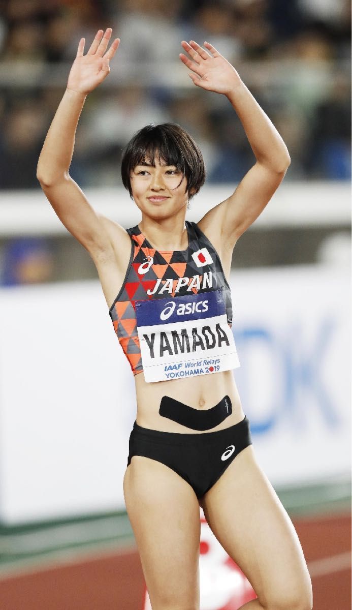 デデーブルーノ選手と山田美来選手の直筆サイン