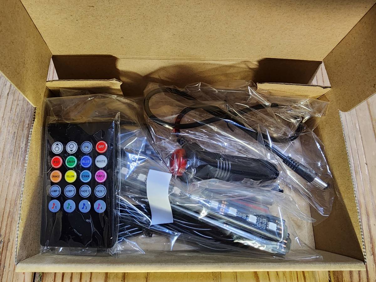 RGB 8色変更可能LED SMD爆光 音源音声コントロール ルームランプ イルミネーション フットランプ インテリア BMW ベンツ トヨタ ヤリス_画像4