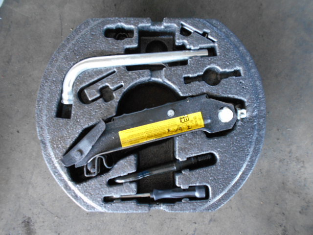 A228-24 VW/ Volkswagen Golf 6 1KCAX in-vehicle tool set 