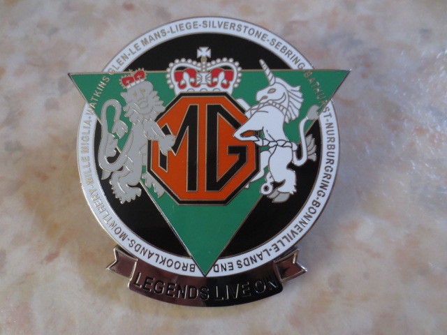  Britain made MG grill badge * new goods * unused goods *MG owner . Britain car fan .! Mini Cooper *MGA*MGB*mi jet * Range Rover *BMC