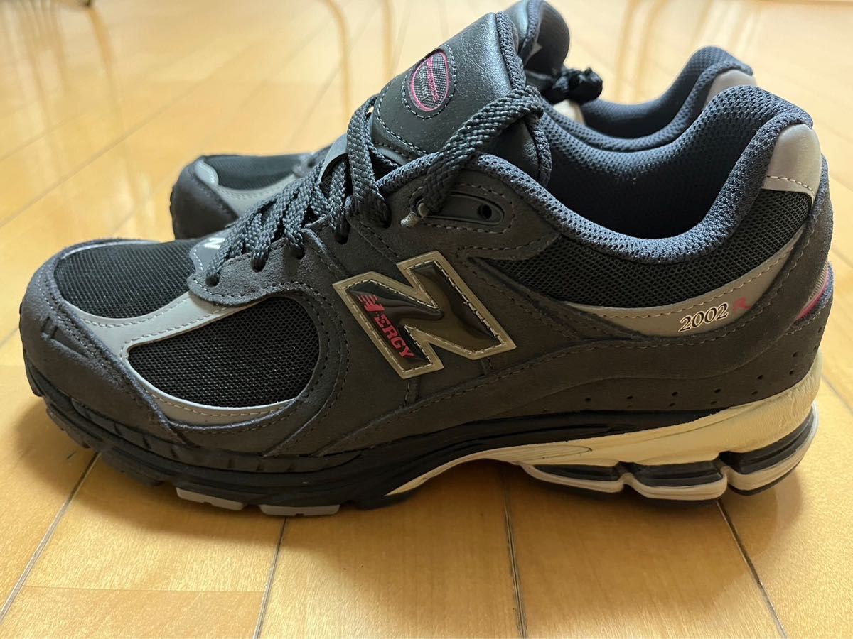 新品未使用品 定価24 000 NEW BALANCEニューバランス M2002RGV 27 5