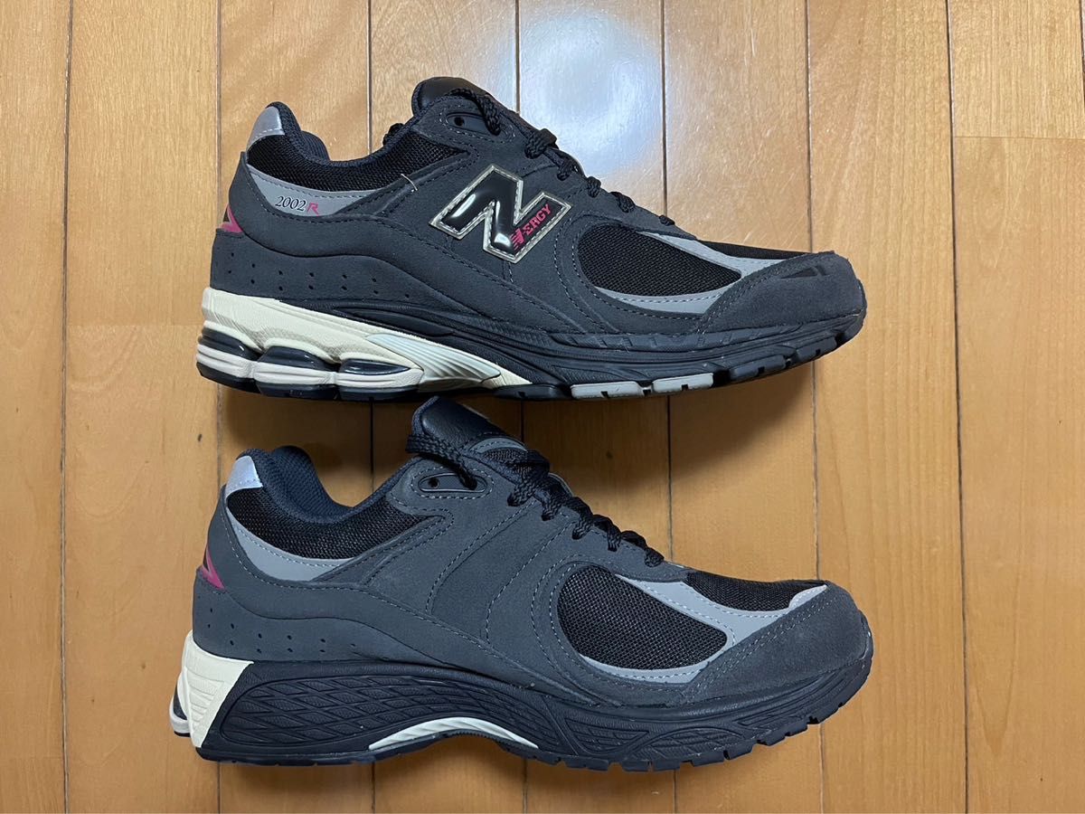 新品未使用品 定価24 000 NEW BALANCEニューバランス M2002RGV 27 5