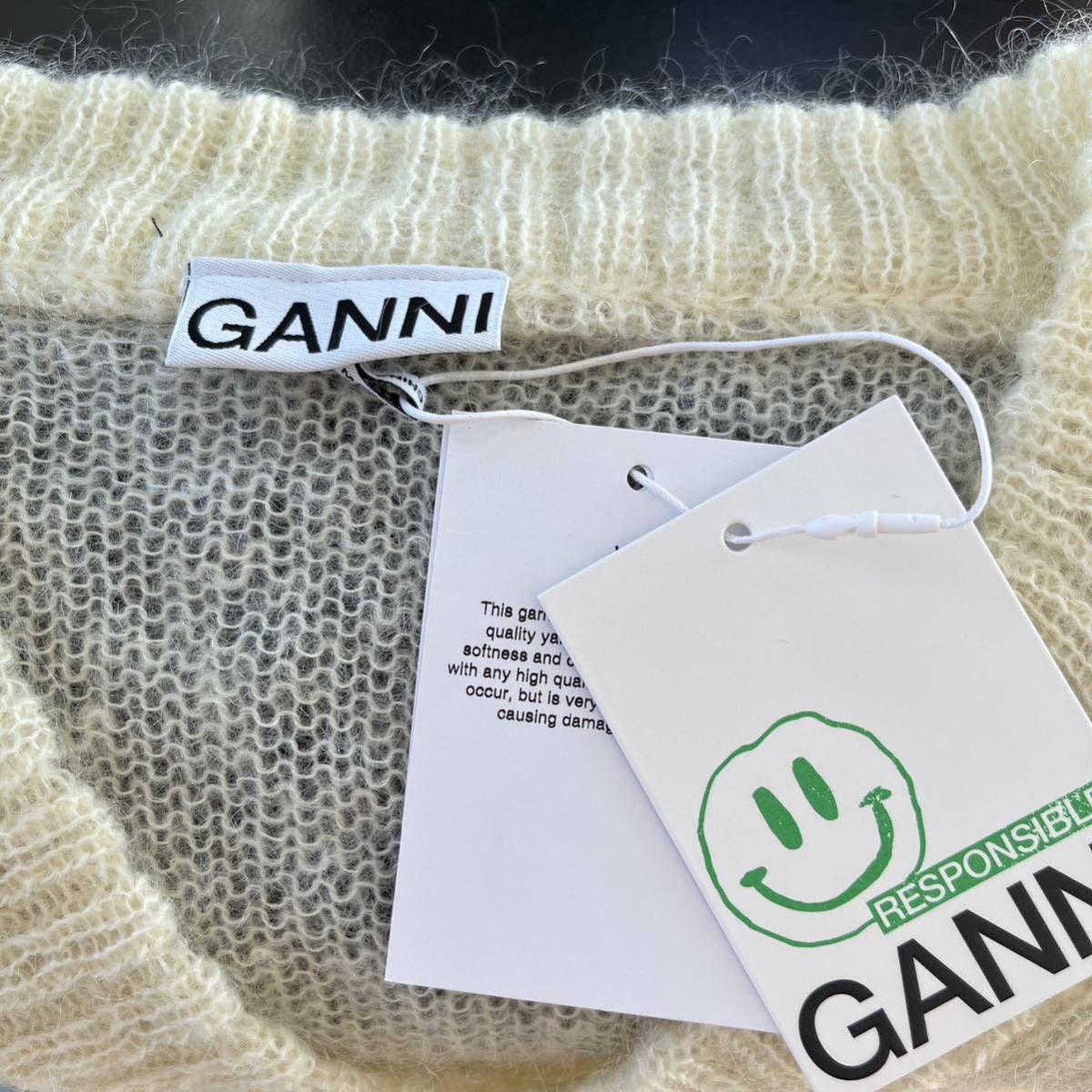 GANNI ガニー　ロゴ入り Vネックニット　トップス　S/M オフホワイト_画像6