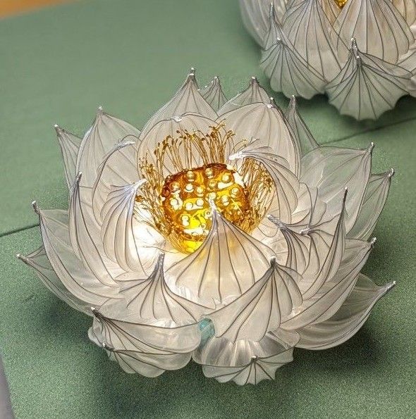 インテリア　ライト　蓮の花ライト　パールホワイト
