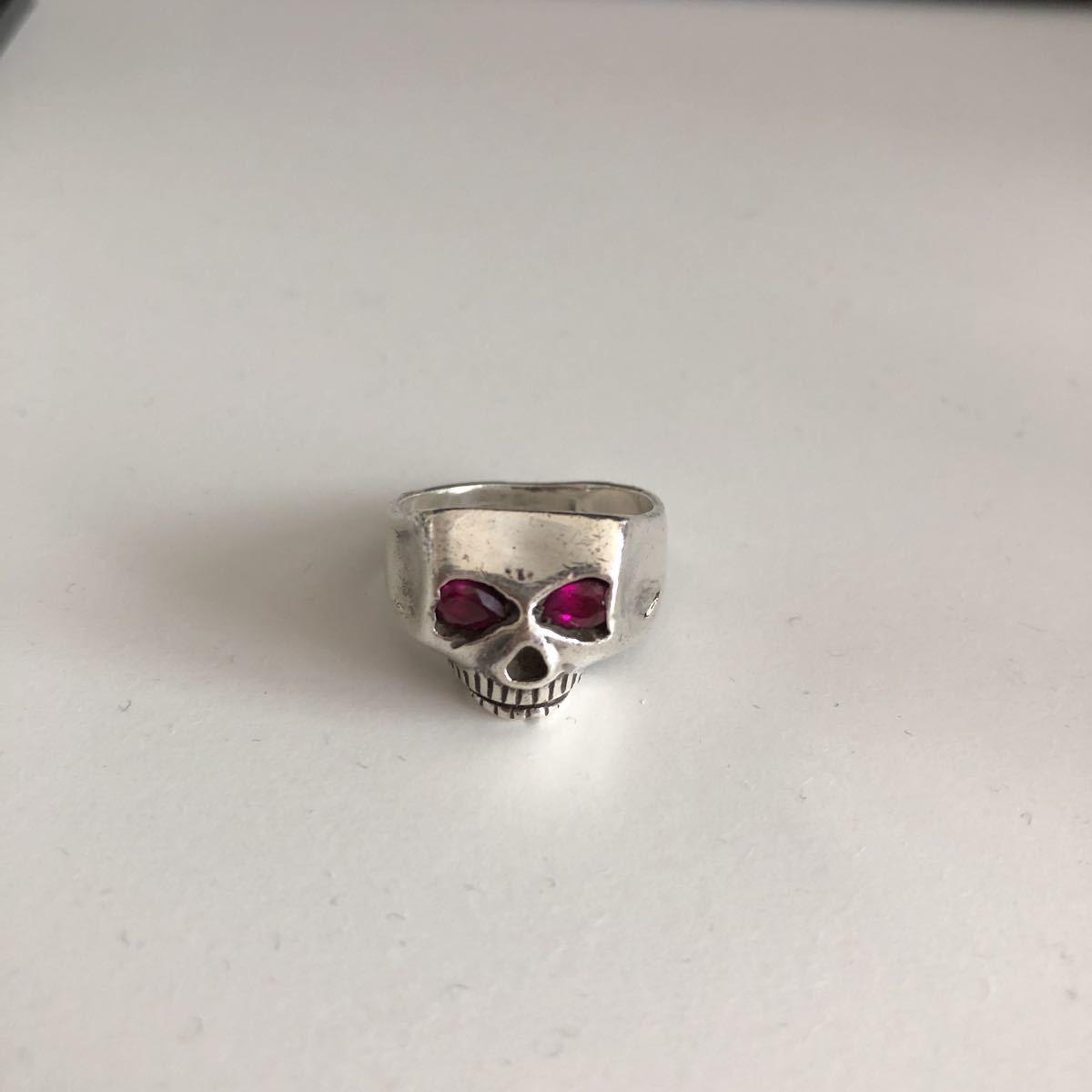 the first period Jim Skull ring flash Point Johnny tep ruby ring