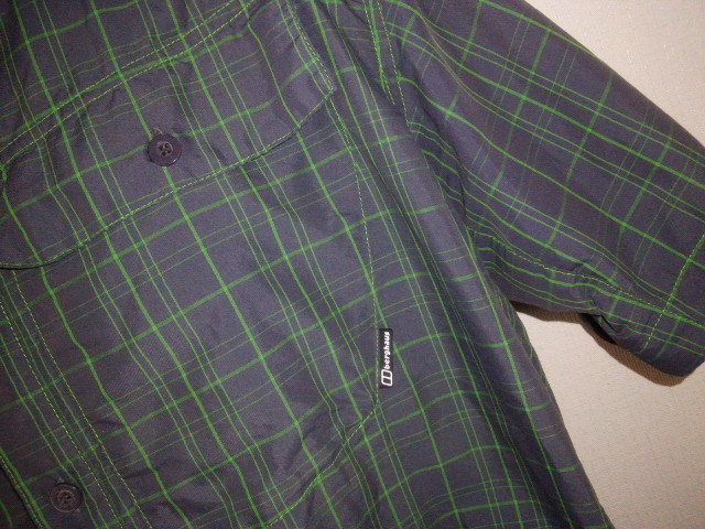 半袖チェックシャツ（モスグリーン系）Ｌサイズ　berghaus　アウトドア　キャンプ等_画像3