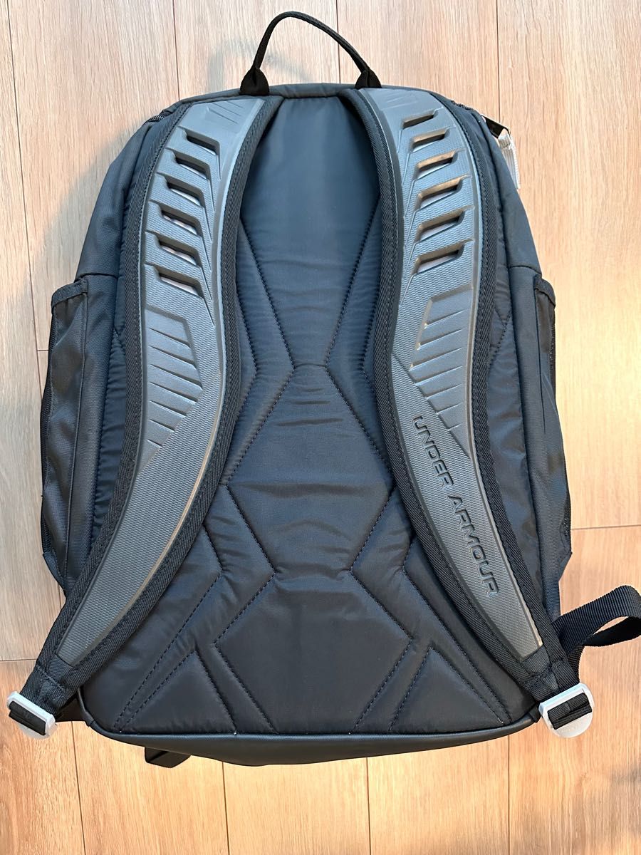 美品 アンダーアーマー リュック リュックサック underarmor ジム用品