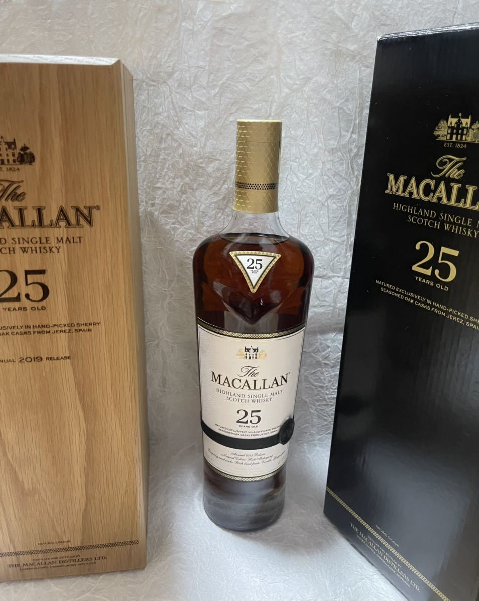 未開封品】The MACALLAN(マッカラン)25年 シェリーオーク 2019 43