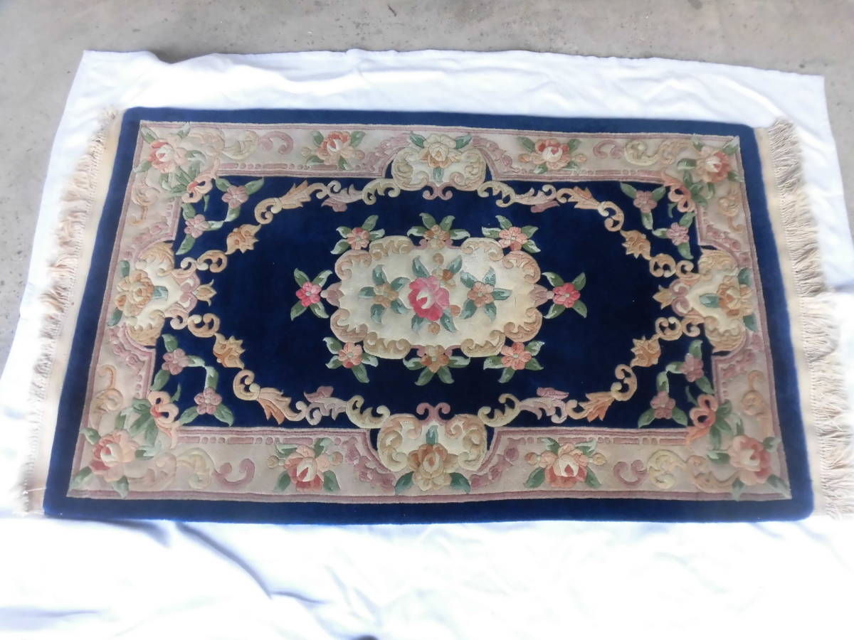 値段が激安 《美品》絨毯(じゅうたん) 織柄「草花地紋」 横幅 168