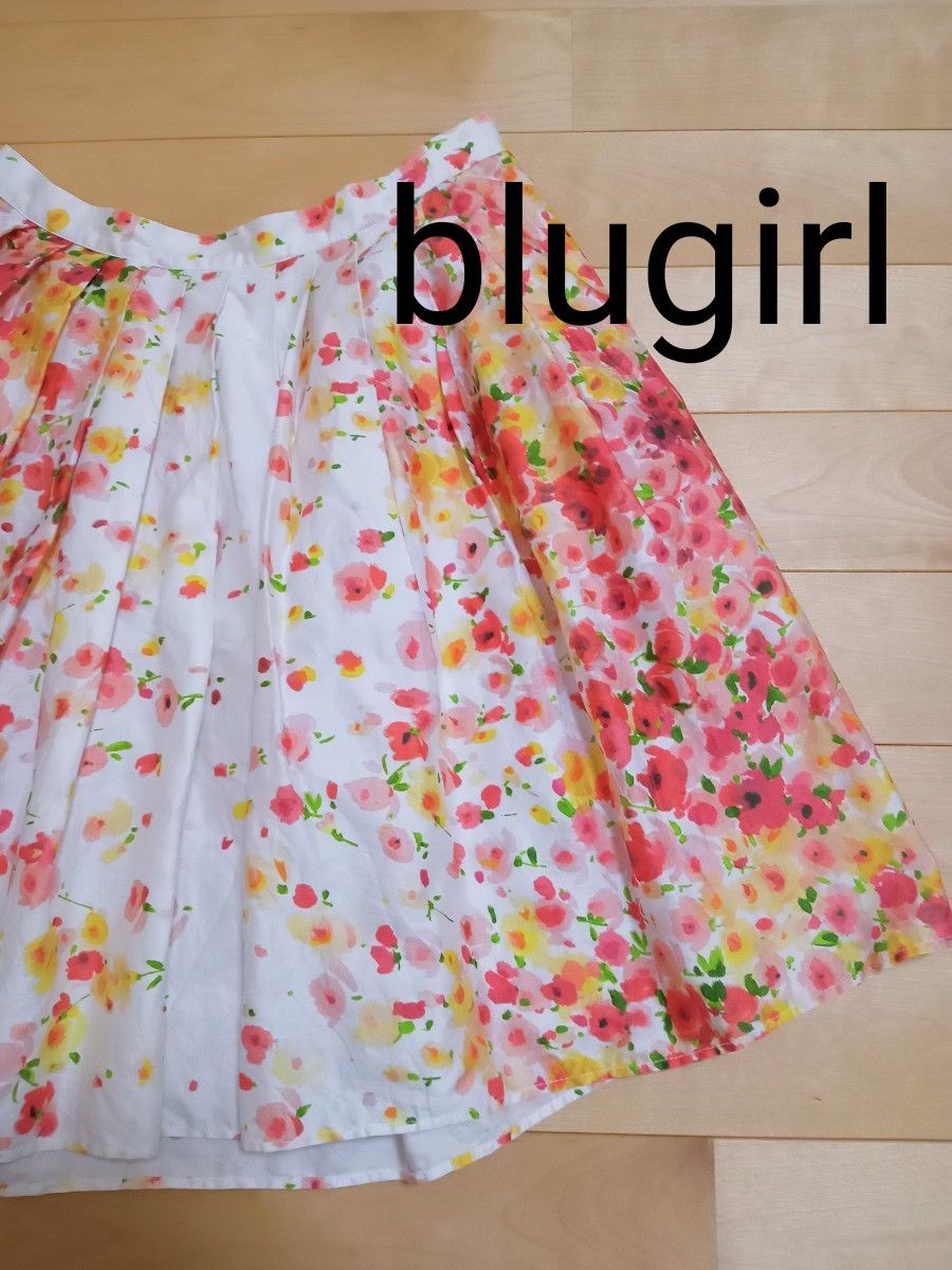 blugirl Blumarine ブルーガール　ブルマリン　スカート　花柄　白