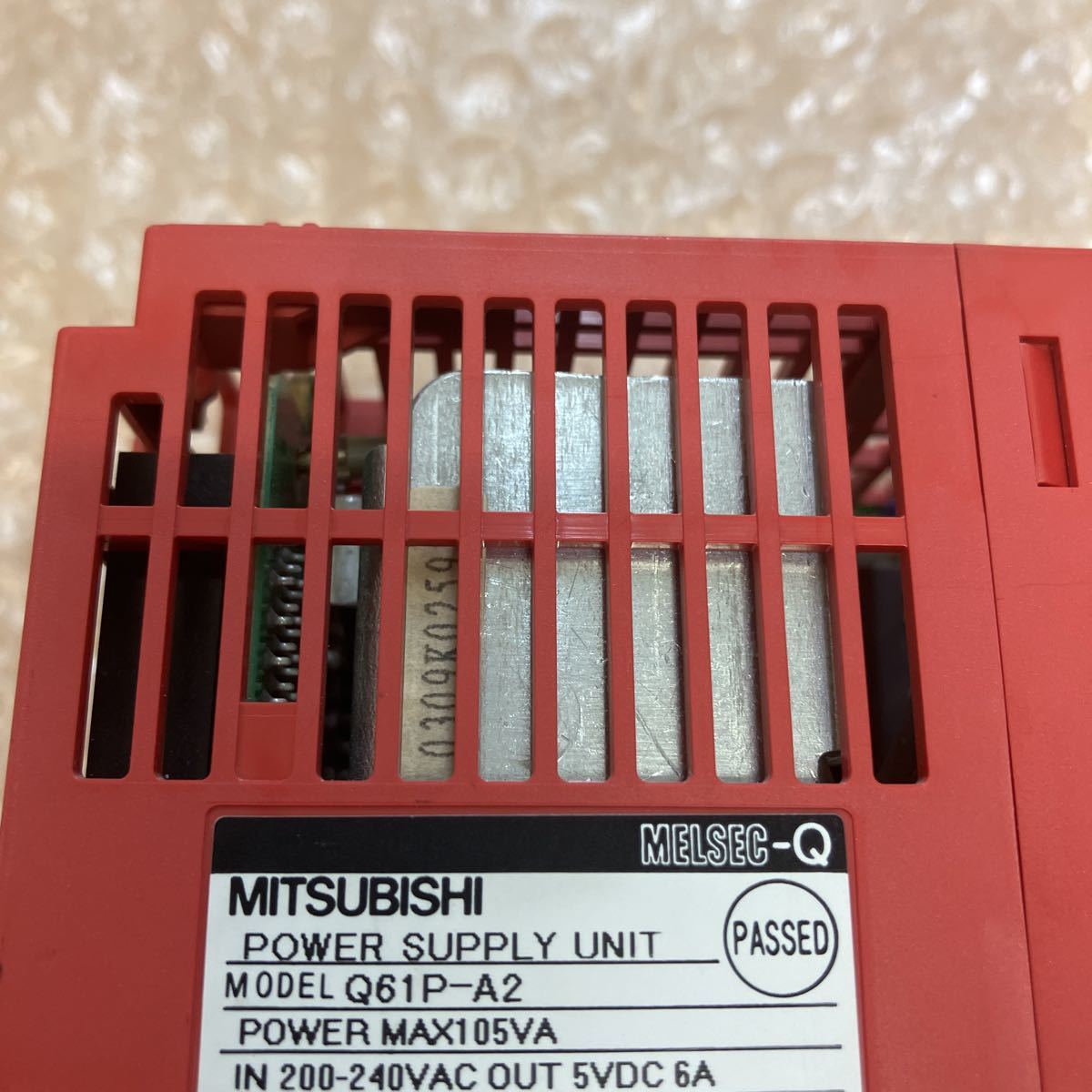 三菱　MITSUBISHI　Q61P-A2　電源ユニット　200-240VAC　通電確認のみ　O-515_画像6