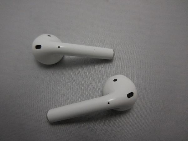 AirPods AirPods充電盒工作項目耳機充電器耳機藍牙配件iPhone iPad Apple Apple Wireless B-709-3 0829 原文:AirPodsエアーポッズ充電ケース動作品イヤホン充電器イヤフォン　BluetoothアクセサリーiPhone iPadアップルApple無線 B-709-3 0829