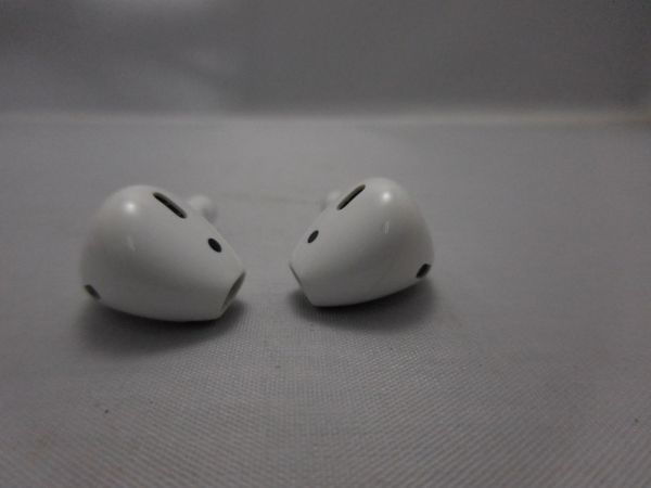 AirPods AirPods充電盒工作項目耳機充電器耳機藍牙配件iPhone iPad Apple Apple Wireless B-709-3 0829    原文:AirPodsエアーポッズ充電ケース動作品イヤホン充電器イヤフォン　BluetoothアクセサリーiPhone iPadアップルApple無線 B-709-3 0829