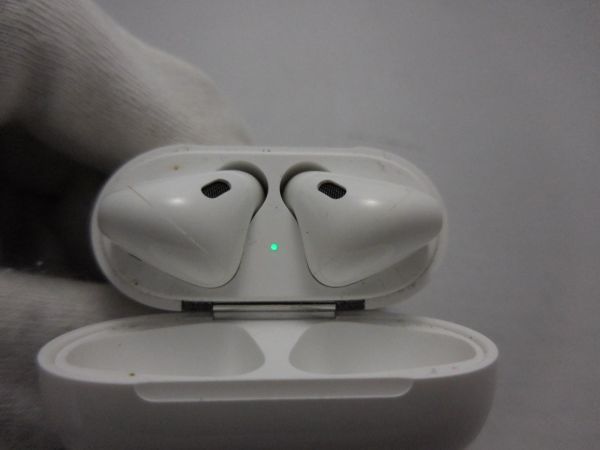 AirPods AirPods充電盒工作項目耳機充電器耳機藍牙配件iPhone iPad Apple Apple Wireless B-709-3 0829    原文:AirPodsエアーポッズ充電ケース動作品イヤホン充電器イヤフォン　BluetoothアクセサリーiPhone iPadアップルApple無線 B-709-3 0829