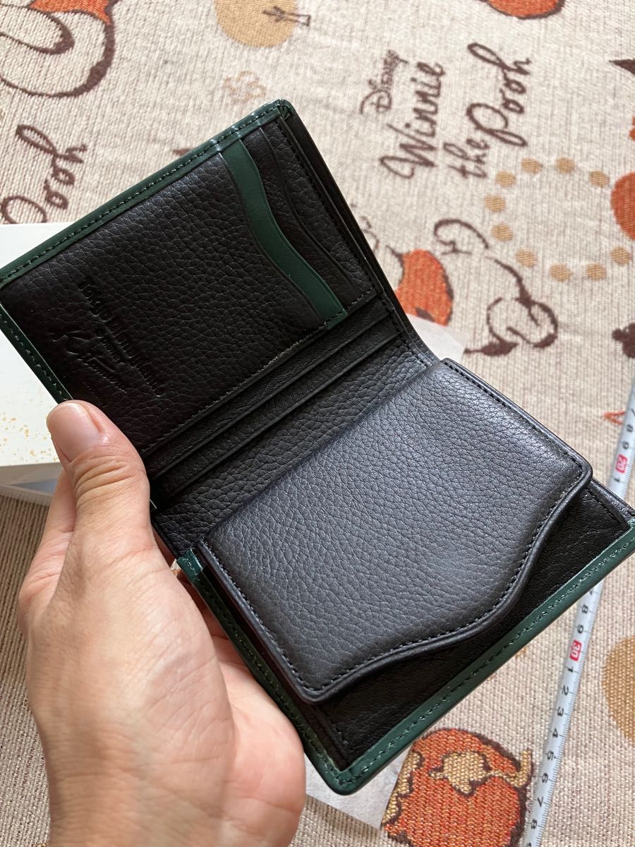 新品 未使用 クラブ33 キタムラ×Disneyコラボ 2つ折り財布 新品 未使用 クラブ33 キタムラ×Disneyコラボ 2つ折り財布