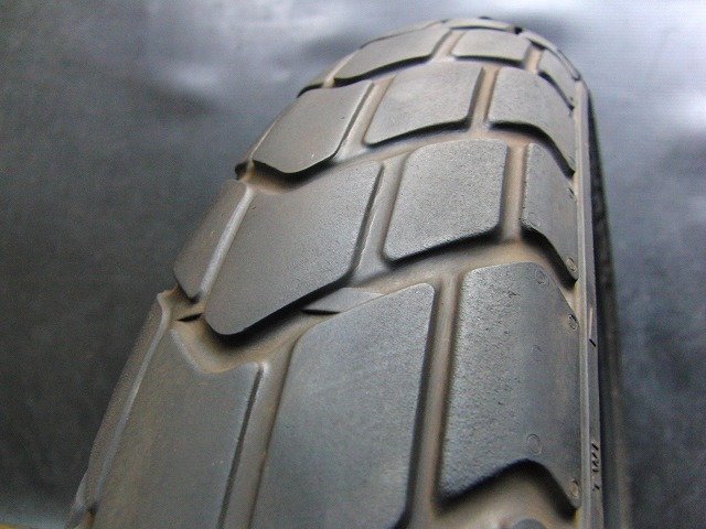 【送料無料★ ※沖縄・離島を除く】単品中古タイヤ!ピレリ◎MT60 RS. 110/80R18. え064:23085の画像2