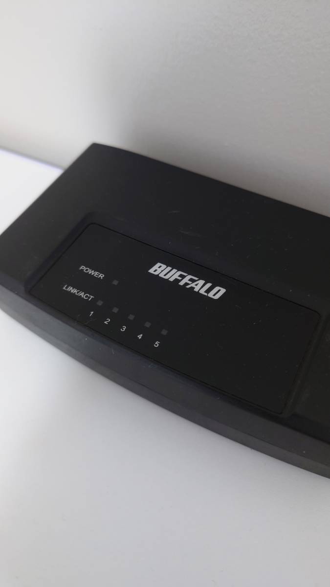 スイッチングハブ/10/100M/5ポート/BUFFALO/バッファロー/LANケーブル付き/ブラック/LSW3-TX-5EPL/B/中古品/_画像3