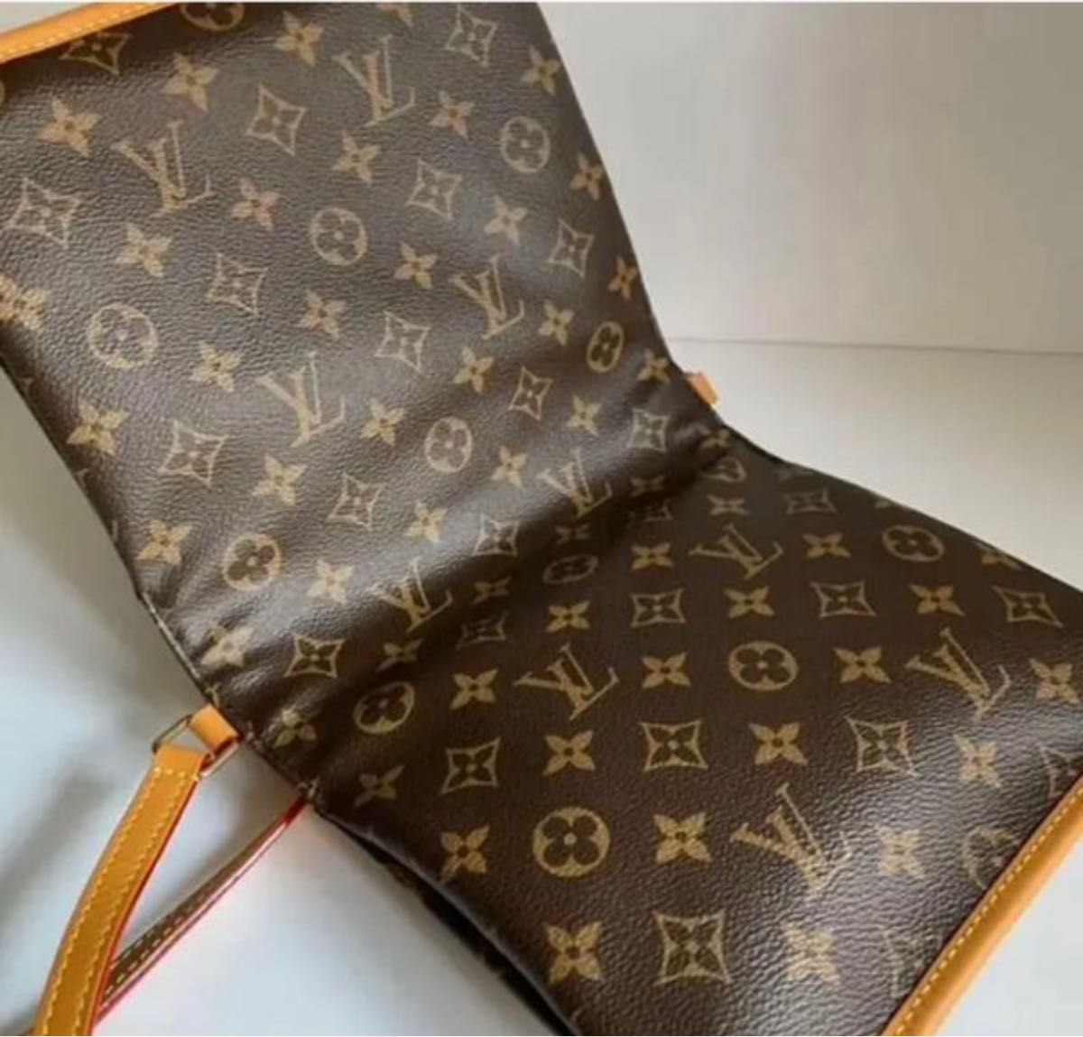 LOUIS VUITTON メンズ ソミュール メッセンジャー