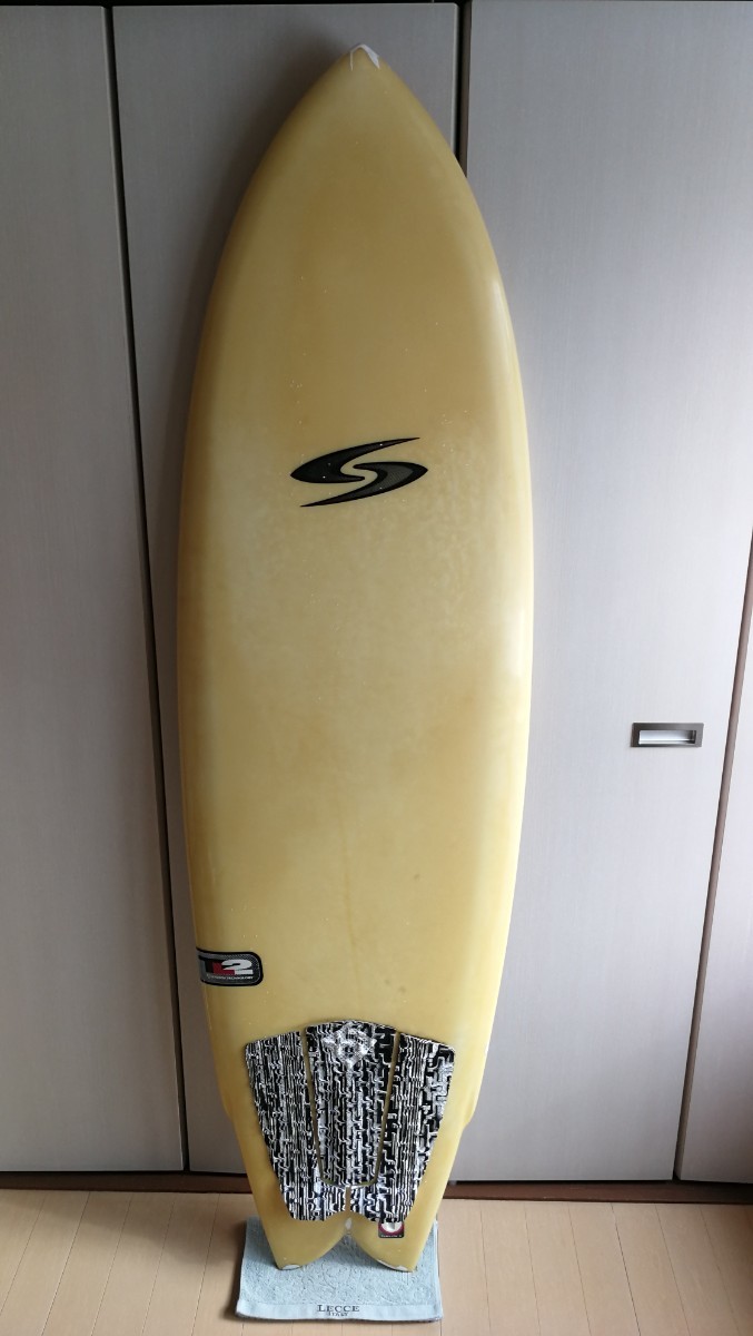 中古 ランディ・フレンチ Quad Fish 5’10” （タフライト2）テイクオフ激速！ サーフテック SURFTECH TUFELITE2　Randy French