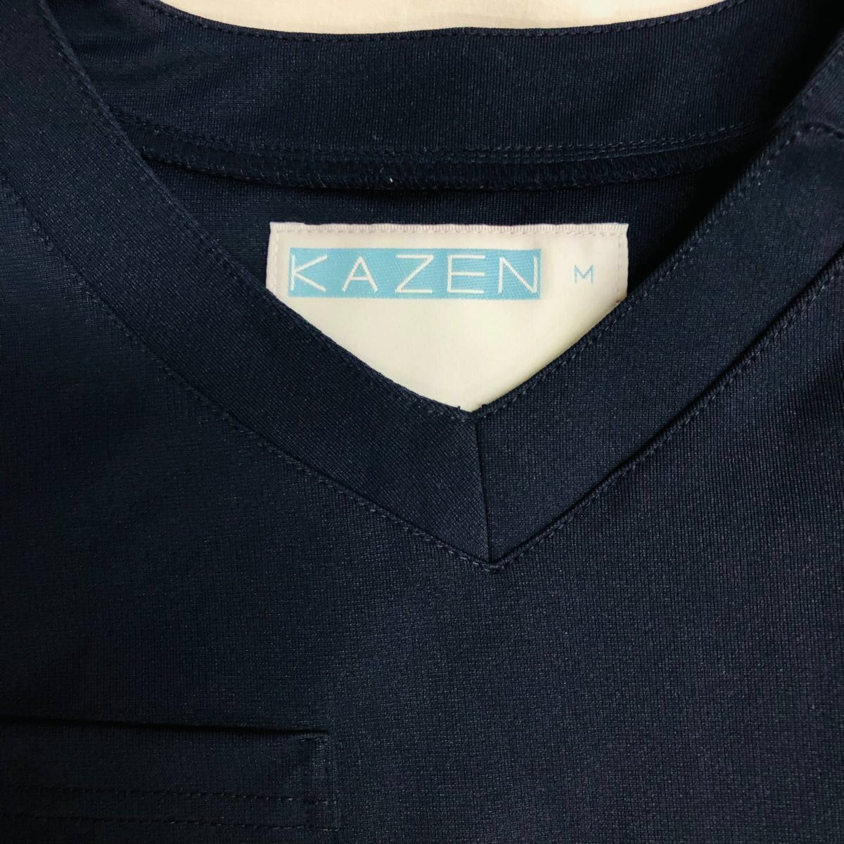 Mサイズ　KAZEN スクラブ　ネイビー×プラム　白衣　看護　ナース服