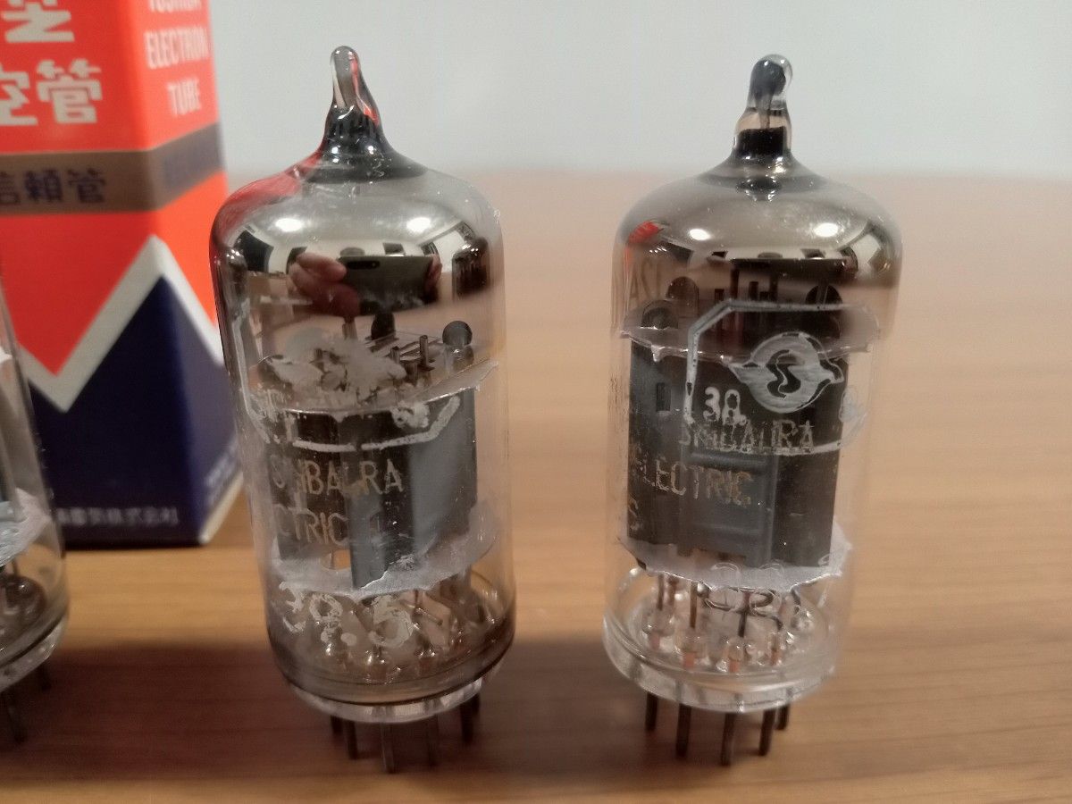 真空管 東芝 TOSHIBA 高信頼管 5751 2本 + 通信用 12AX7 オマケ 真空管 東芝 TOSHIBA 高信頼管 5751 2本 + 通信用 12AX7 オマケ
