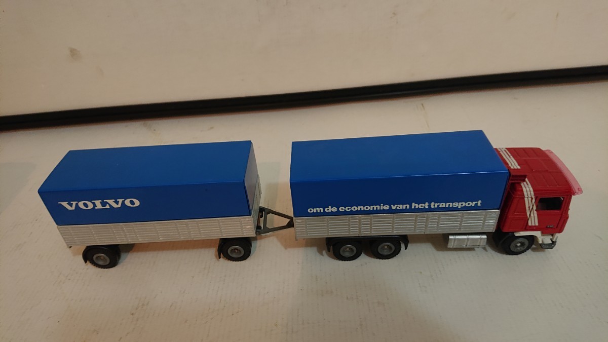 Tekno Volvo F12 Trailer 1/50 テクノ ボルボ F12 フルトレーラー 1/50 ミニカー_画像6