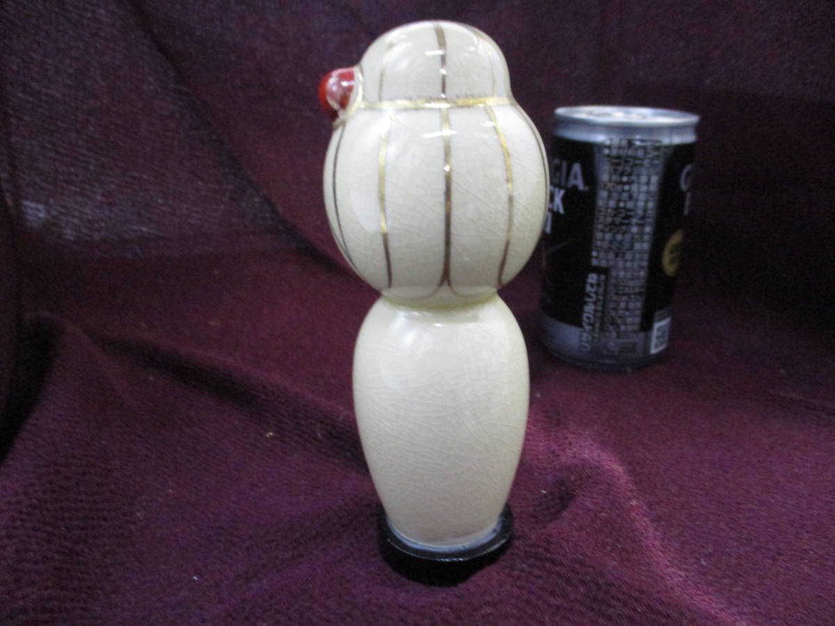白薩摩焼　女の子人形と台座　検　アンティーク、コレクション 工芸品 陶芸 日本の陶磁 薩摩　さつま焼_画像4