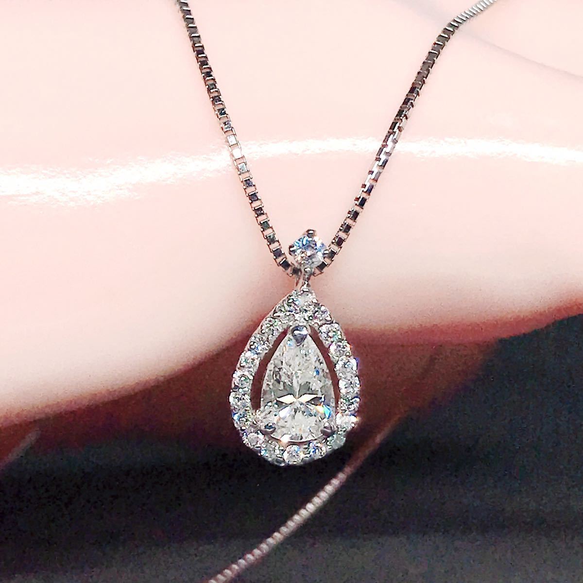 計0 458ct ペアシェイプ ダイヤモンドネックレス K18WG ヘイロー 0