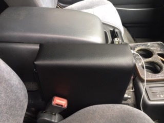 NEW Caravan E25 GX armrest punching manner black leather 