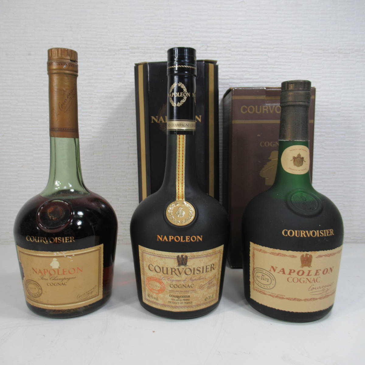 0805B 古酒未開栓・クルボアジェ Courvoisier ナポレオン 各種3本_画像1