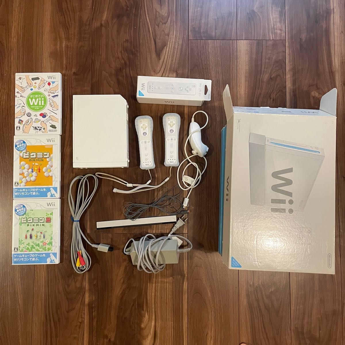 Nintendo Wii 本体 リモコン2本 はじめてのWii ピクミン1 2 +モンハン3クラシックコントローラPRO 任天堂