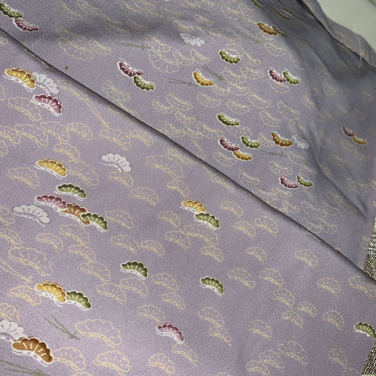 正絹 着物ハギレ　約36×82 ラベンダーに松　和柄　藤色　ちりめんはぎれ　薄紫_画像2