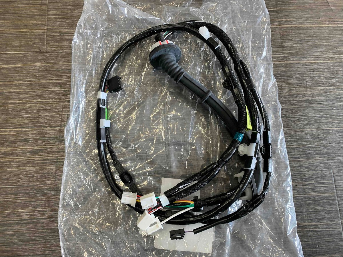 新品☆トヨタ純正 ZRR80W 80系ノア/ヴォクシー/エスクァイア 新品☆トヨタ純正 ZRR80W 80系ノア/ヴォクシー/エスクァイア
