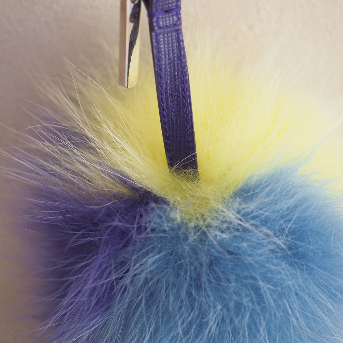  Fendi FENDIpompon charm key holder tricolor yellow blue purple fox fur real fur 7AR259 41C bonbon Monstar 