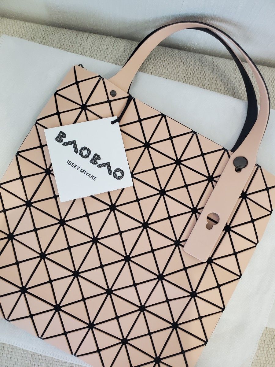 2023年4月限定デザイン 新品BAOBAO ISSEY MIYAKE トートバッグ 2023年4月限定デザイン 新品BAOBAO ISSEY MIYAKE トートバッグ