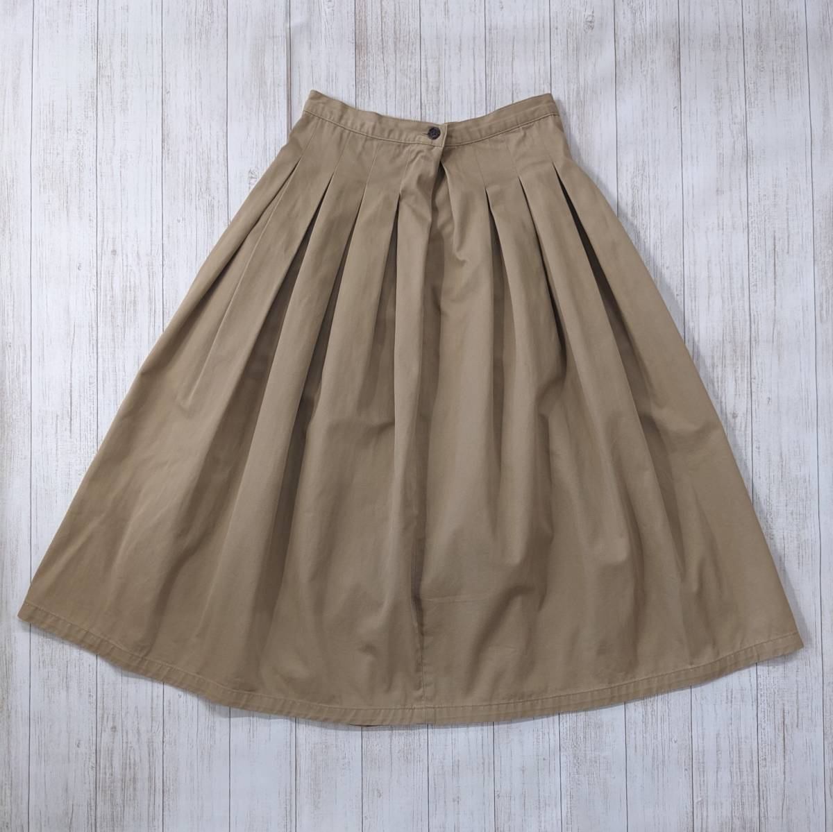 GRANDMA MAMA DAUGHTER/ gran mama do-ta-/kato/ Kato /chino pleated skirt 