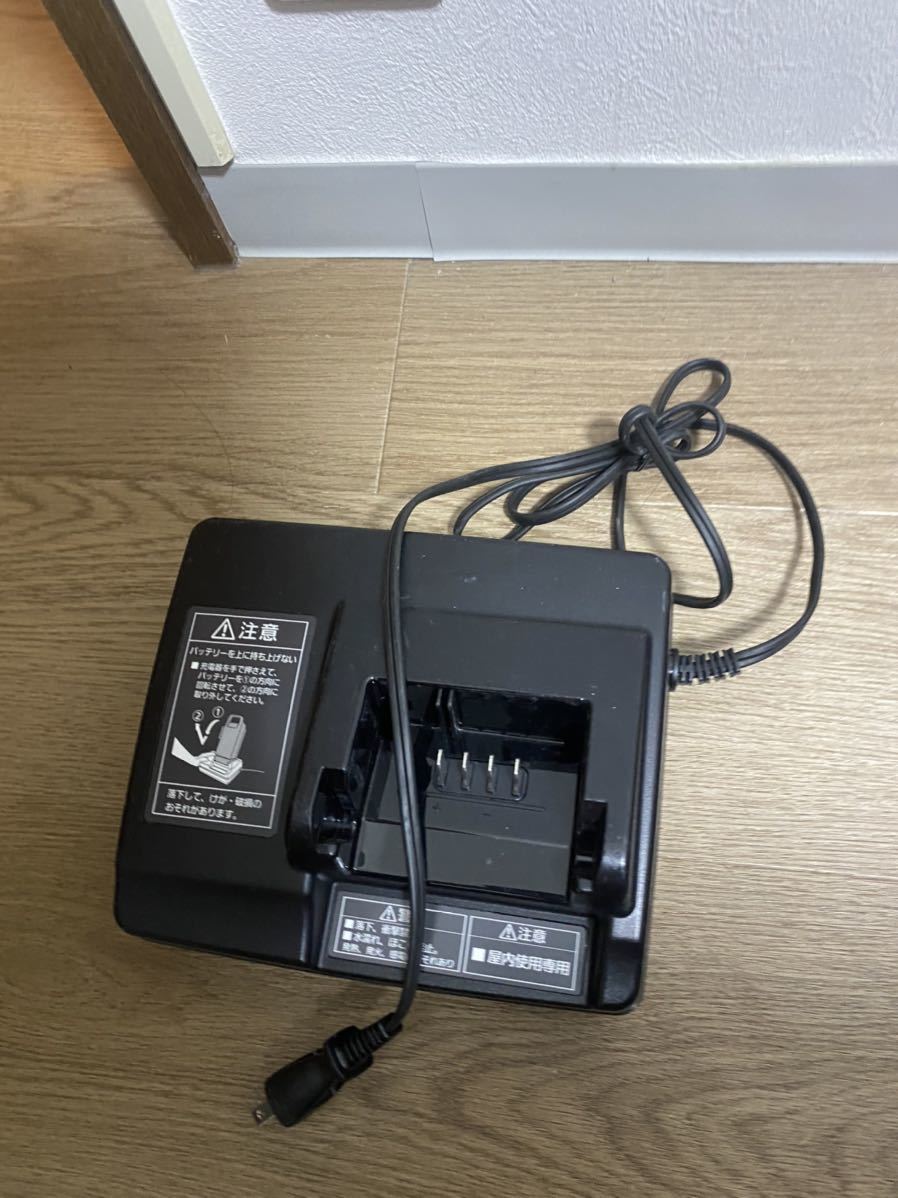 Panasonic パナソニック 電動自転車 バッテリー充電器 NKJ069Z1 Panasonic パナソニック 電動自転車 バッテリー充電器 NKJ069Z1