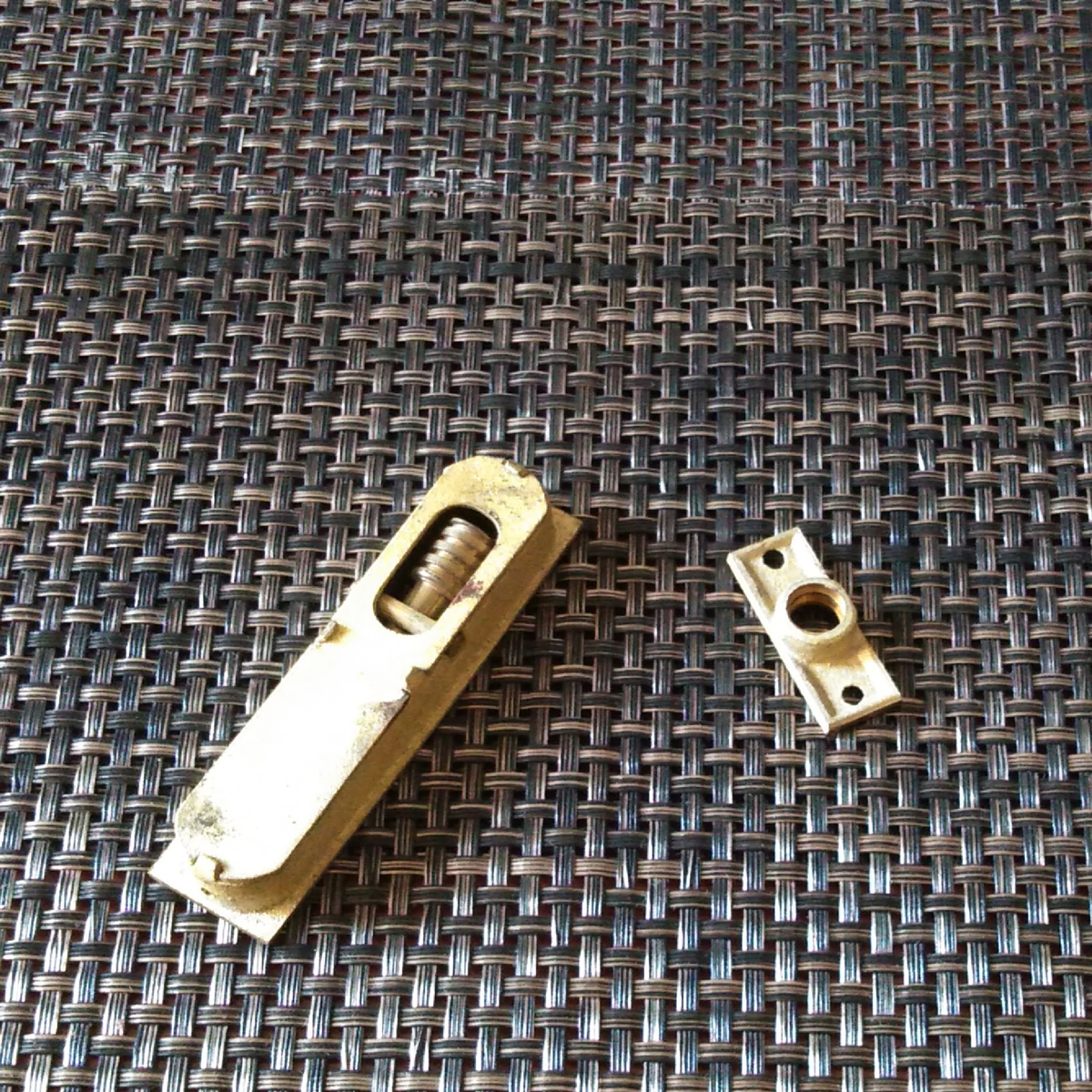 アンティーク金物真鍮レトロネジ締り付き角丸引き手75-19mm 取っ手