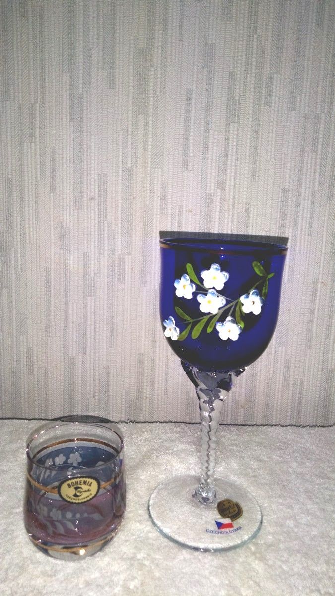 ボヘミアガラス 金彩 華盛 花模様 　ブルー青　ワイングラス とぐい呑 の セット
