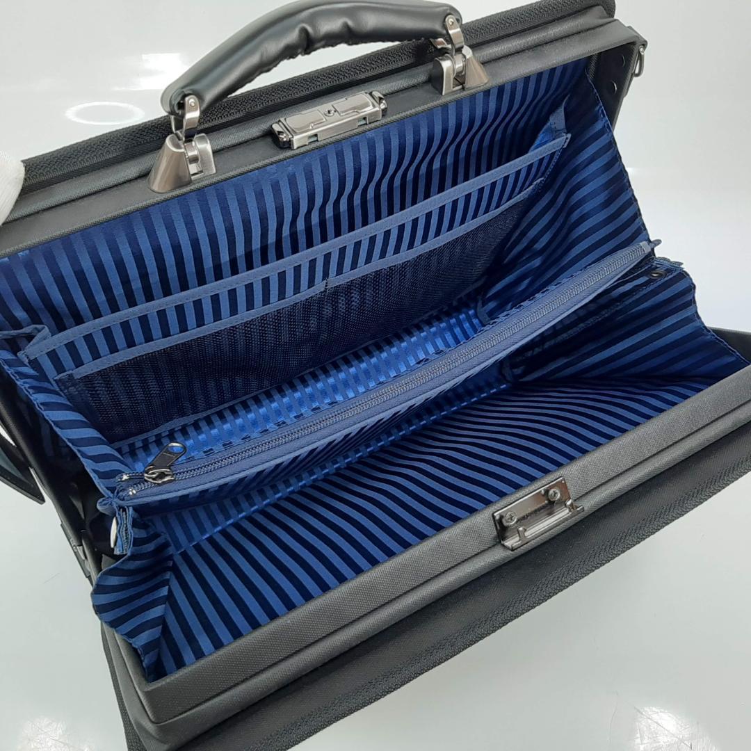 極美品 LEXUS レクサス ビジネスバッグ ブリーフケース 自立 極美品 LEXUS レクサス ビジネスバッグ ブリーフケース 自立