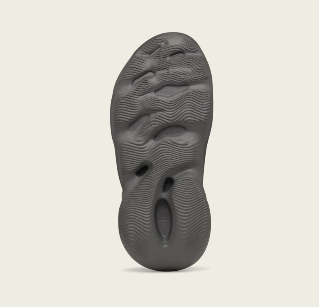 新品28.5cm adidas YEEZY Foam Runner Carbon アディダスイージー
