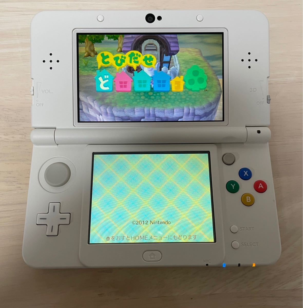 美品】New ニンテンドー3DS ホワイト 本体 タッチペン付き-