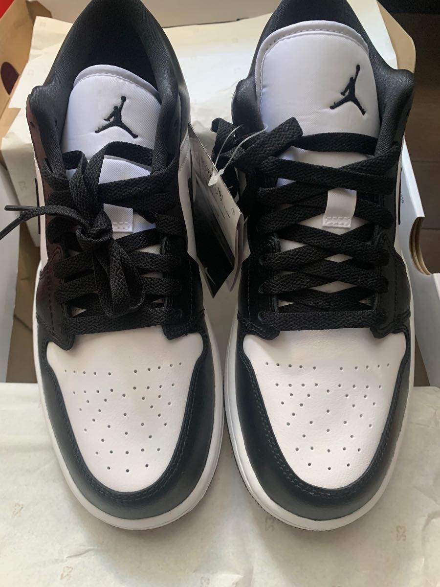WMNS AIR JORDAN 1 LOW WMNS AIR JORDAN 1 LOW