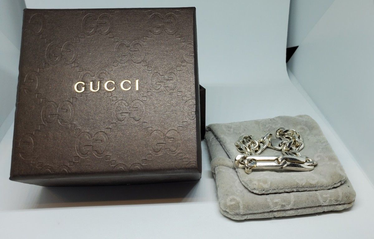 芸能人愛用 現行品】AAA 西島隆弘愛用 GUCCI ノットブレスレット 芸能人愛用 現行品】AAA 西島隆弘愛用 GUCCI ノットブレスレット