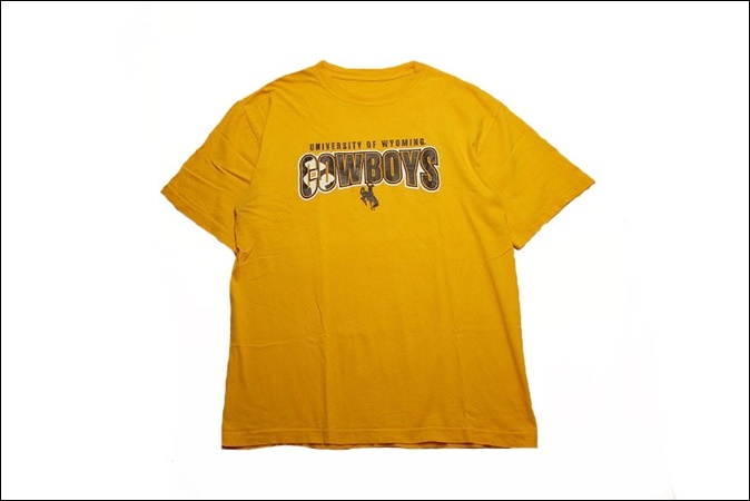 【XL】 Unknown Tシャツ イエロー プリント ワイオミング大学 COWBOYS カレッジ ビンテージ ヴィンテージ USA 古着 オールド IB999_画像1