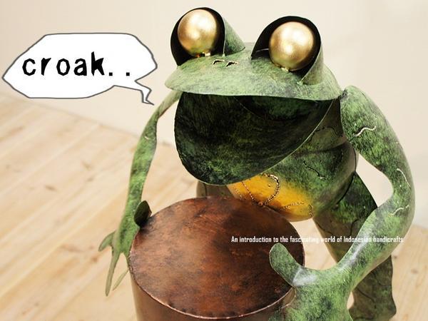 品質が カエルの音楽隊 ボンゴ バリ雑貨 ハンディクラフト アイアン 人形 かえる 蛙 展示品 アウトレット アジアン雑貨 ブリキ エスニック